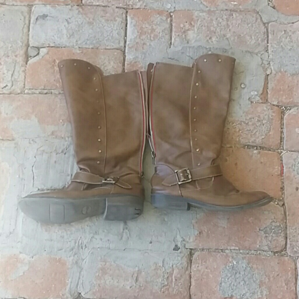 Girls boots